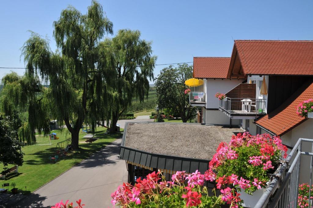 אוברלינגן Landhotel Schellenberg מראה חיצוני תמונה