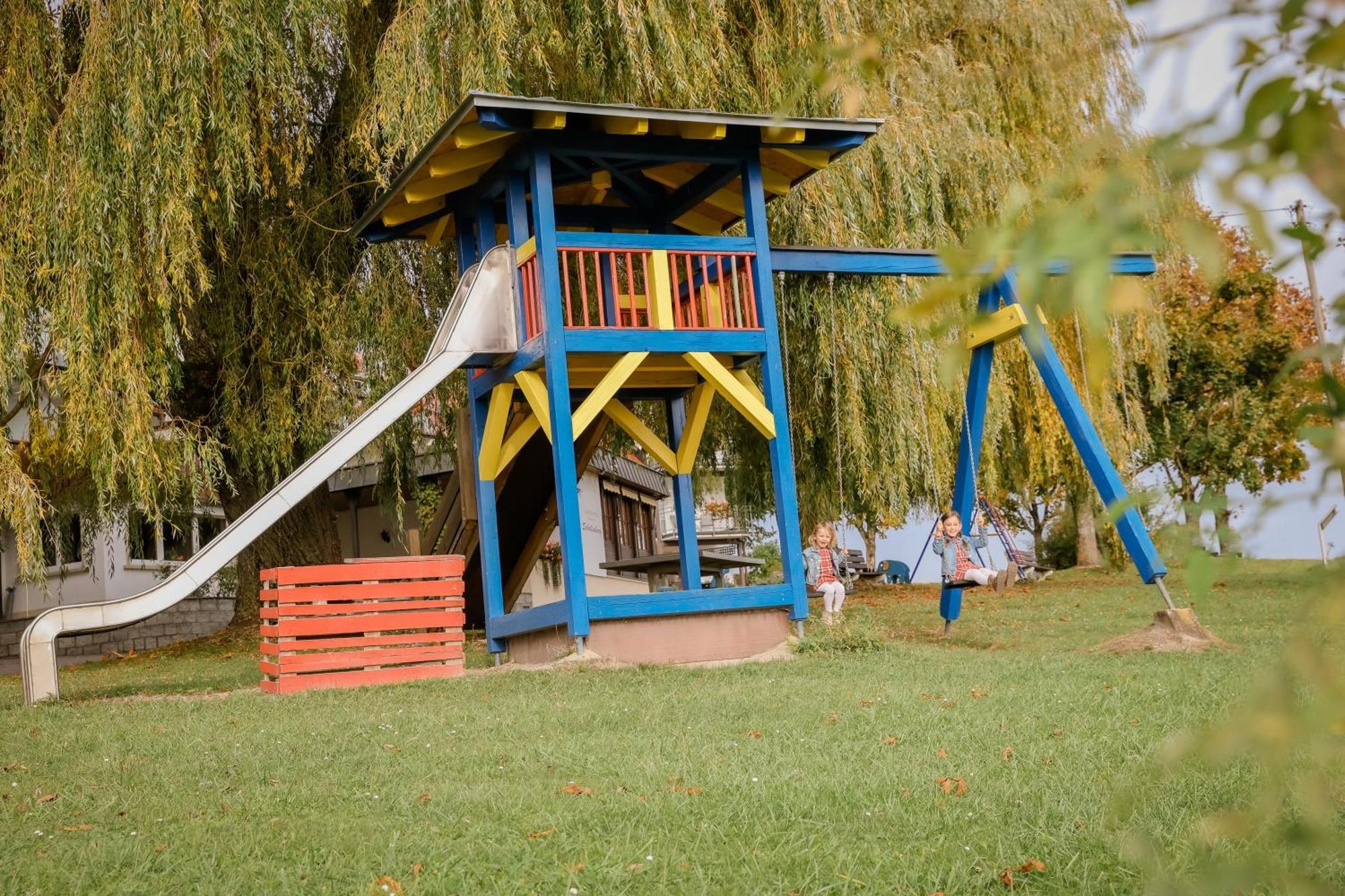 אוברלינגן Landhotel Schellenberg מראה חיצוני תמונה