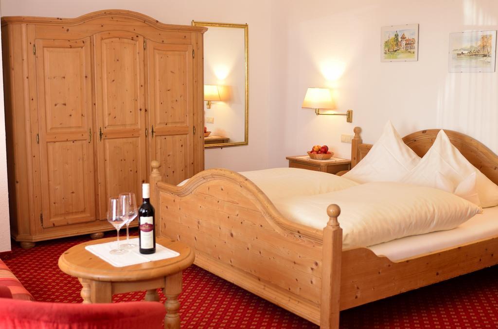 אוברלינגן Landhotel Schellenberg מראה חיצוני תמונה