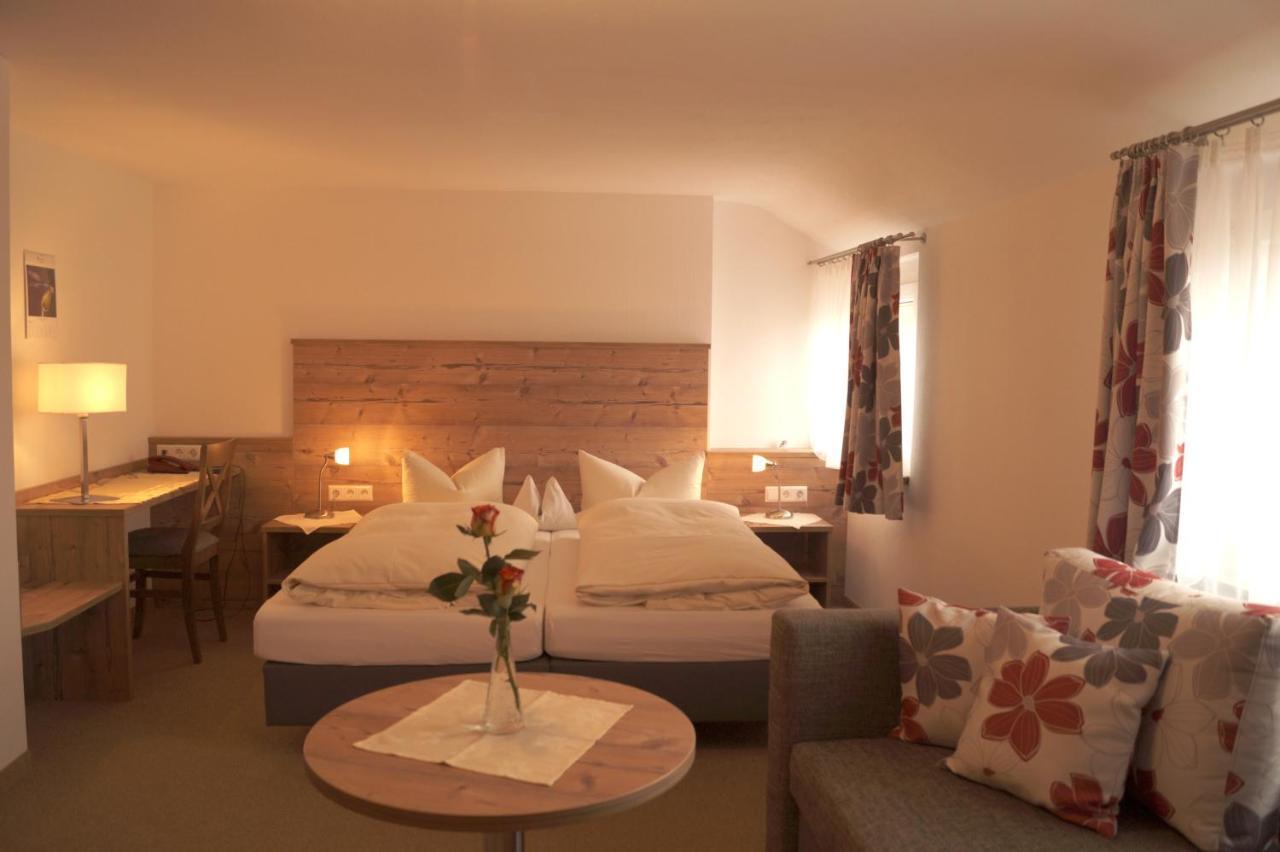 אוברלינגן Landhotel Schellenberg מראה חיצוני תמונה
